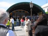 Na pódiu sa striedali folklórne skupiny.