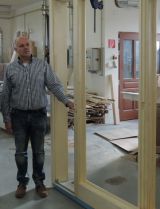 Vo svojej firme. Drevo aj v najzložitejších produktoch.