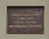 Nápis na fare.