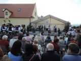 Folklór a úžasná atmosféra.